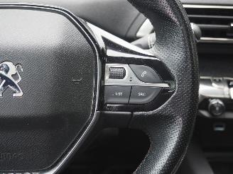 Peugeot 5008 1.2 PureTech GT-Line 7P picture 12