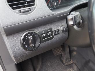 Volkswagen Caddy 1.6 Tdi Maxi Automaat picture 14