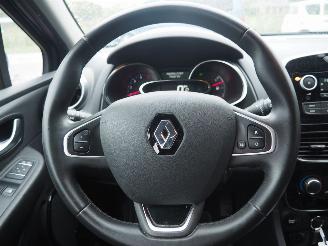 Renault Clio 1.5 Dci Limited Automaat picture 16