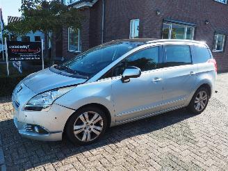 krockskadad bil auto Peugeot 5008 1.6 Thp Executive 7P Automaat 2013/1