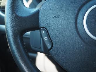 Renault Clio 1.6-16V Dynamique Automaat picture 11