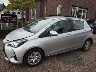 Schadeauto Toyota Yaris 1.5 Hybrid Active 2019/12