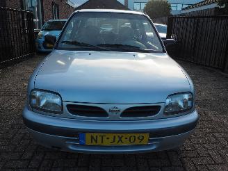 Nissan Micra 1.3 LX Automaat picture 2