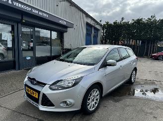 damaged passenger cars Ford Focus 1.6 110KW AIRCO 2011/10