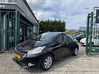 Schadeauto Peugeot 208 1.0 VTI AIRCO 5-DRS 2013/10