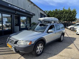 Vaurioauto  passenger cars Volvo Xc-70 2.4 D5 136KW AIRCO AUTOMAAT 2007/6