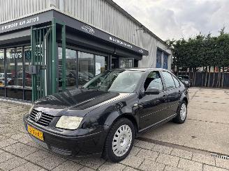 damaged passenger cars Volkswagen Bora 1.9 TDI 74KW AIRCO 2004/1