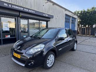 Coche accidentado Renault Clio 1.2 16V AIRCO 5-DEURS 2010/6