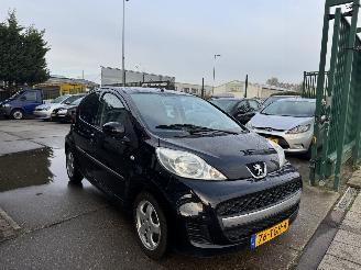 Peugeot 107 1.0 50KW AIRCO LEER 5-DEURS picture 3