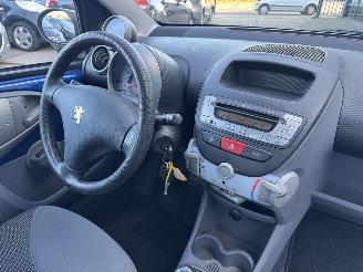 Peugeot 107 1.0 12V AIRCO 5-DEURS picture 6