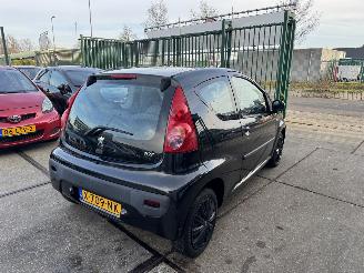 Peugeot 107 1.0 12V AIRCO picture 4