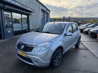 Dacia Sandero 1.2 16V 55KW AIRCO 5-DEURS picture 2