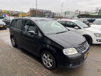 Volkswagen Touran 1.6 16V FSI 7-PERSOONS picture 4