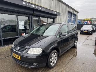 Schadeauto Volkswagen Touran 1.6 16V FSI 7-PERSOONS 2003/8