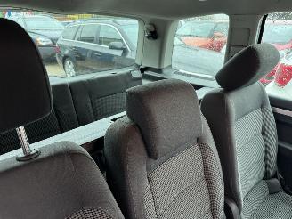 Volkswagen Touran 1.6 16V FSI 7-PERSOONS picture 6