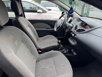 Renault Twingo 1.2 16V AIRCO picture 6