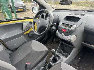 Peugeot 107 1.0 12V AIRCO 5-DEURS picture 6