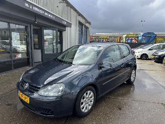 skadebil auto Volkswagen Golf 1.6 FSI 85KW AIRCO 2004/5