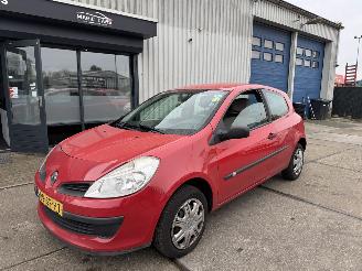 krockskadad bil auto Renault Clio 1.2 16V 55KW 2005/11