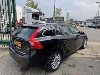 Volvo V-60 2.4 D6 AWD Plug-in Hybrid Summum picture 5