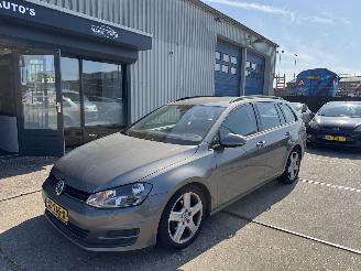 Schadeauto Volkswagen Golf 1.6 TDI DSG AUT 81KW 2015/1
