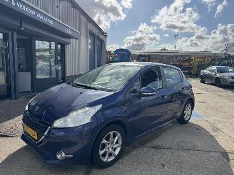 skadebil auto Peugeot 208 1.2 VTI 60KW AIRCO PANORAMA 2014/3