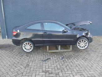 Salvage car Mercedes Clc-klasse CLC (C203), Hatchback, 2008 / 2011 2.2 220 CDI 16V 2010/1