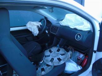 Volkswagen Up! Up! (121), Hatchback, 2011 1.0 12V 60 picture 4