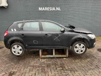 Kia Cee d Cee'd (EDB5), Hatchback 5-drs, 2006 / 2012 1.6 CRDi 16V picture 3