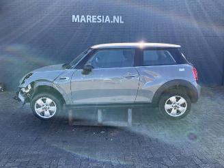 Salvage car Mini Cooper Mini (F56), Hatchback 3-drs, 2013 1.5 12V One D 2014/6