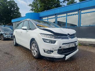 Vaurioauto  passenger cars Citroën C4 PICASSO 1.2 PureTech Intensive 2016/6