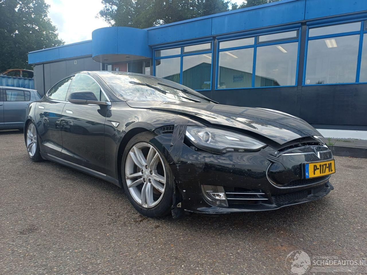 Tesla Model S 85 Base