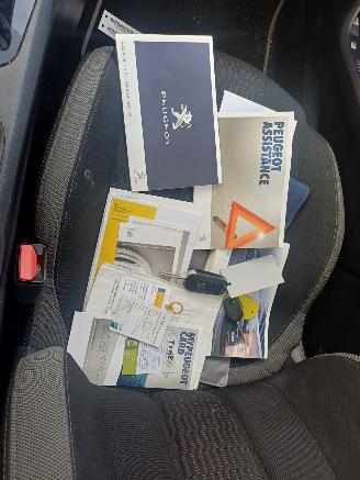 Peugeot 308 1.2 PureTech Style picture 13