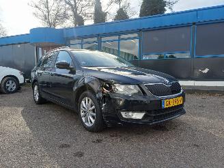 Avarii autoturisme Skoda Octavia 1.2 TSI Grt Amb Bns 2015/6