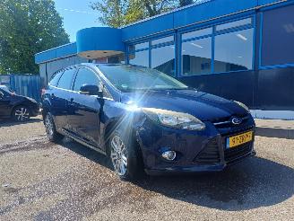 krockskadad bil auto Ford Focus Wagon 1.0 EcoBoost Titanium 2013/1