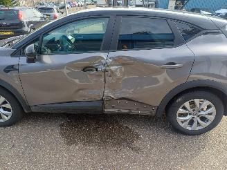Renault Captur 1.0 TCe 90 Zen picture 3