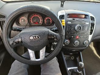 Kia Cee d 1.4 CVVT X-tra picture 6