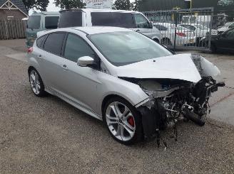 Ford Focus ST 2.0 16v Turbo picture 2