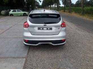 Ford Focus ST 2.0 16v Turbo picture 14