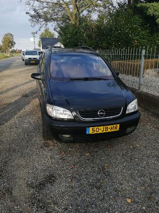 Opel Zafira 2.2 16v picture 2