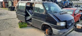 Unfallwagen Volkswagen Transporter T4 2.4 d 1997/1