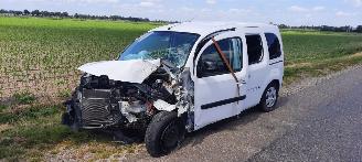 Voiture accidenté Renault Kangoo 1.2 tce 2016/4