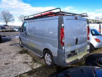 Renault Trafic 2.0 dci picture 2