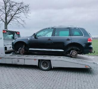 Salvage car Volkswagen Touareg 3.2 V6 2004/1