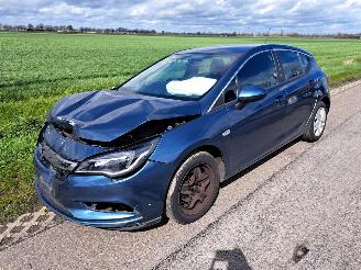 krockskadad bil auto Opel Astra K 1.0 12V 2016/3