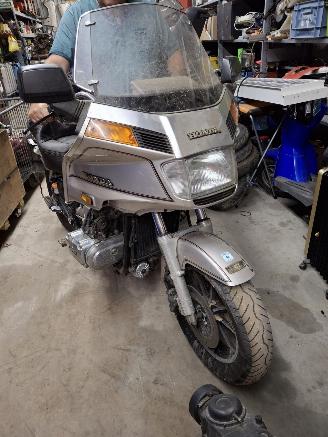 Honda  GL 1200 INTERSTATE picture 2