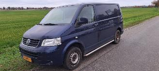 Vaurioauto  passenger cars Volkswagen Transporter 2.5 TDI 2008/3