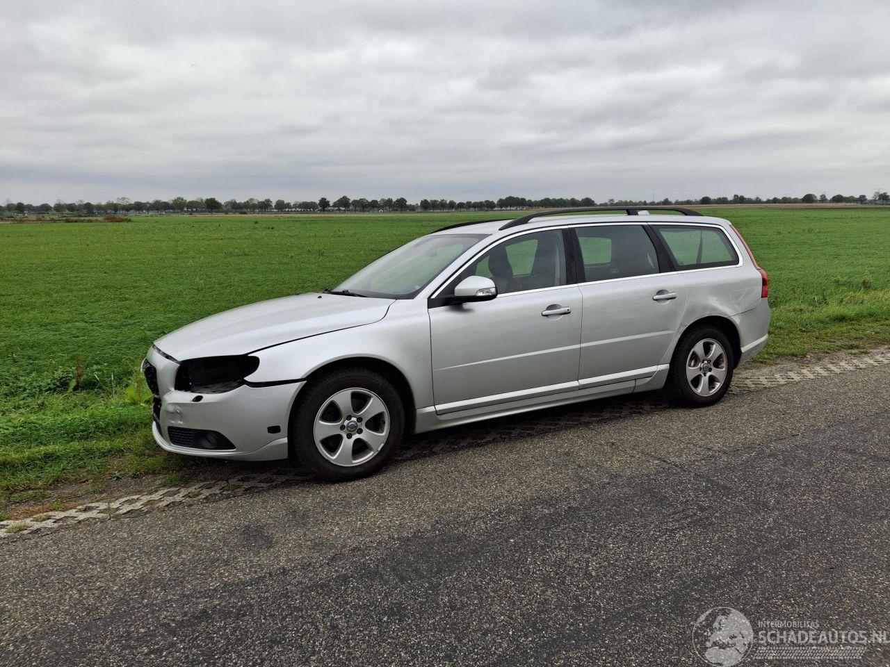 Volvo V-70 