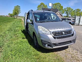 Peugeot Partner Tepee picture 5