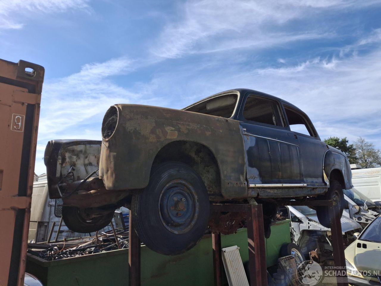 Mercedes  180D Ponton